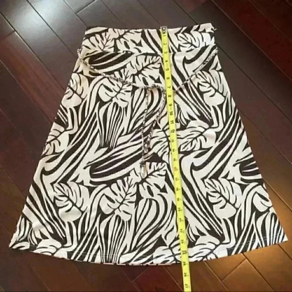 Dynamite A-Line Skirt Cream & Brown Palm Print Flowy Size 2 - Picture 9 of 15